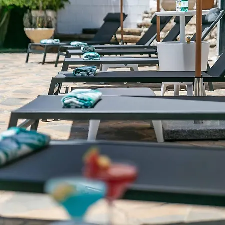 Villa 6 Views Unique With Bbq, Chill Areas, Bar, Private Pool, In A Stunning Setting With Sea, Mountain, Nature, Garden And Pool Views *